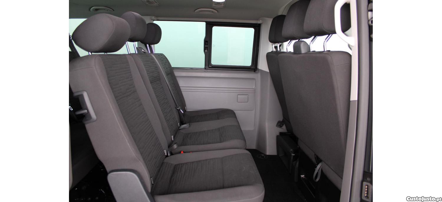 Volkswagen Caravelle Comfortline 2.0 TDI 150cv — fotografia 8