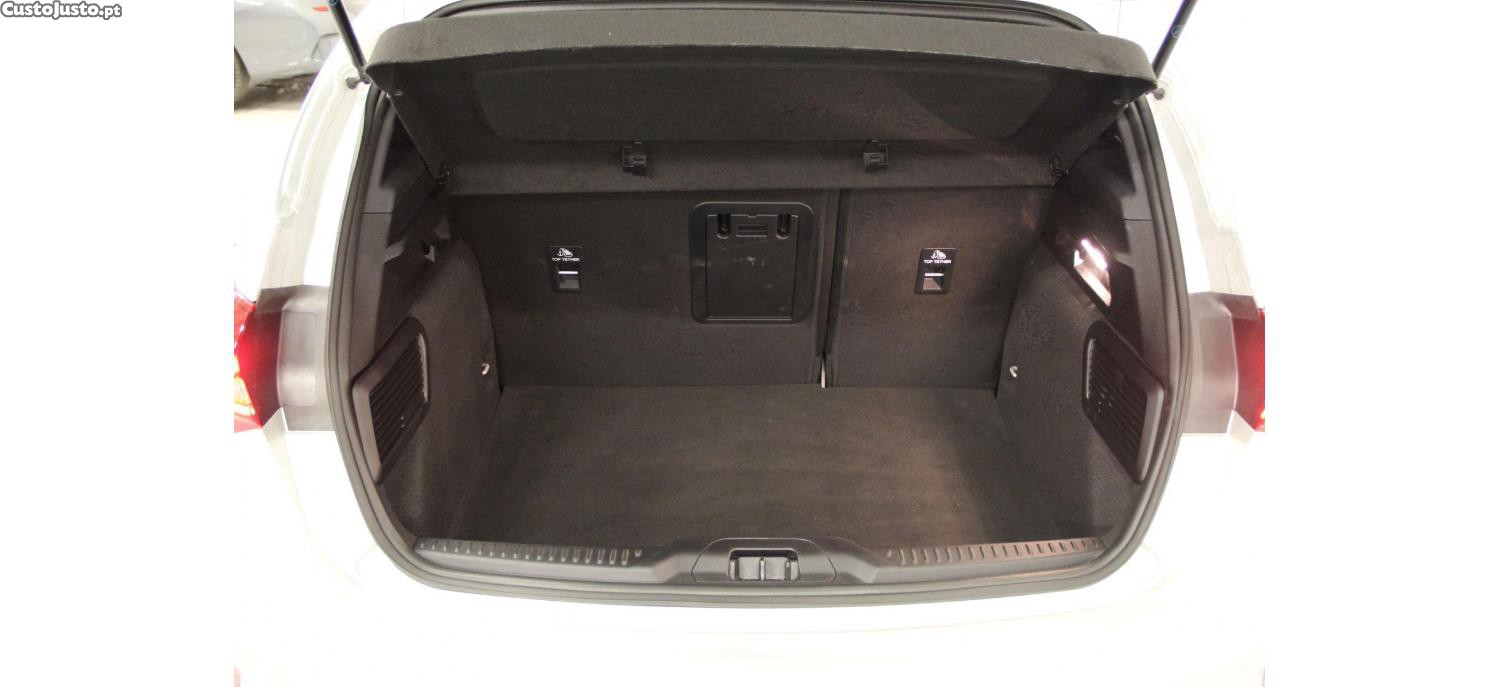 Ford Focus 1.0 EcoBoost 125cv MHEV ST-Line — fotografia 4