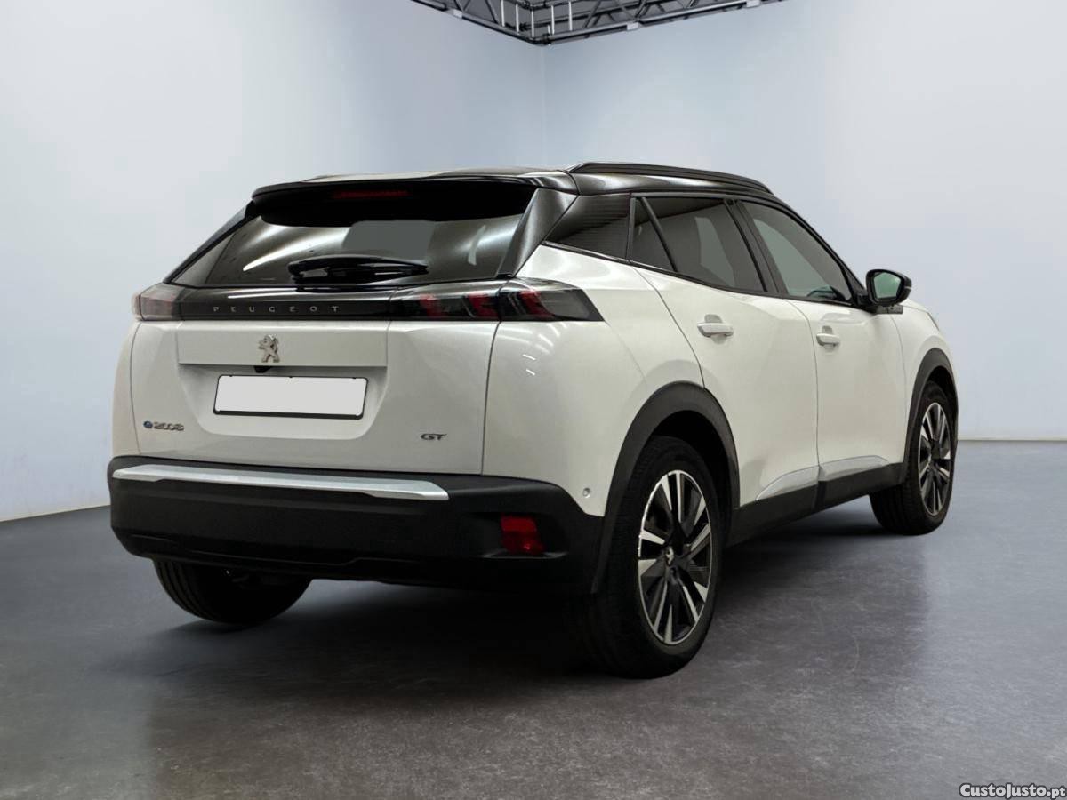 Peugeot 2008 50 kWh GT Pack - 22 — photo 2