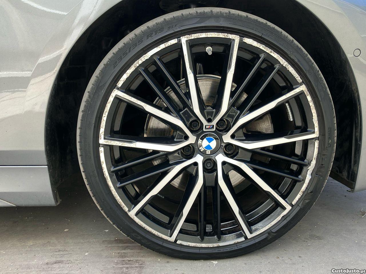 BMW 118 i Pack Desportivo M Auto — fotografia 12