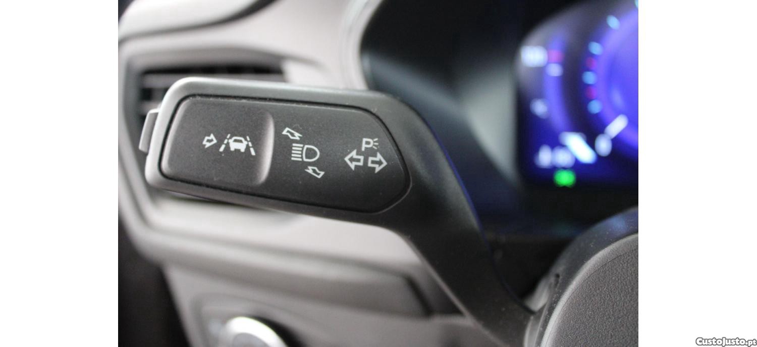 Ford Focus 1.0 EcoBoost MHEV ST-Line X — fotografia 7