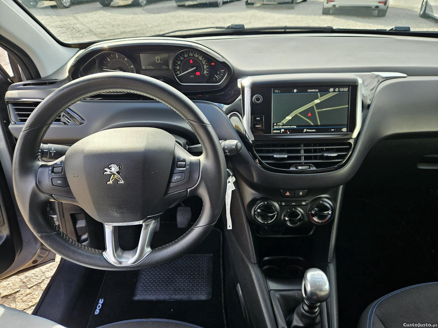 Peugeot 208 1.5 HDI Signature 103cv — fotografia 5