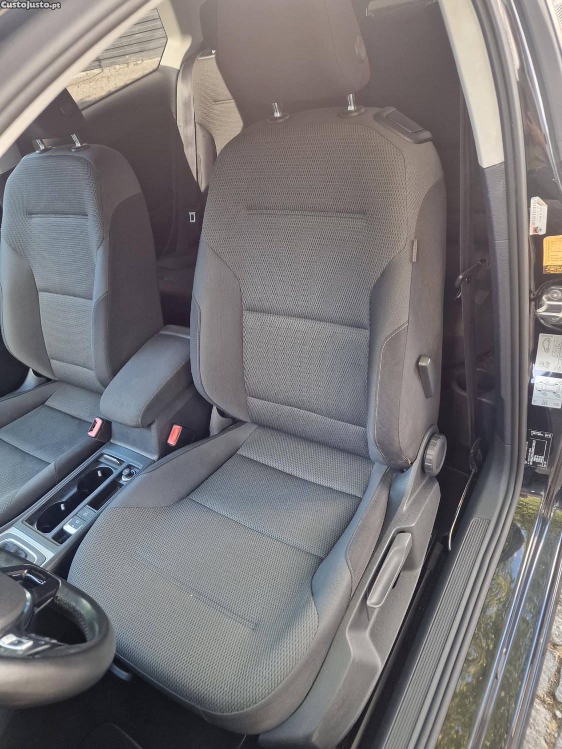 Volkswagen Golf 1.6 Tdi DSG — fotografia 5