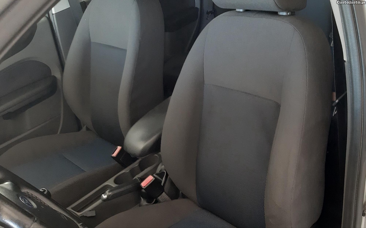 Ford Focus SW Trend 1.6 TDCI 90 CV - 07 — photo 5