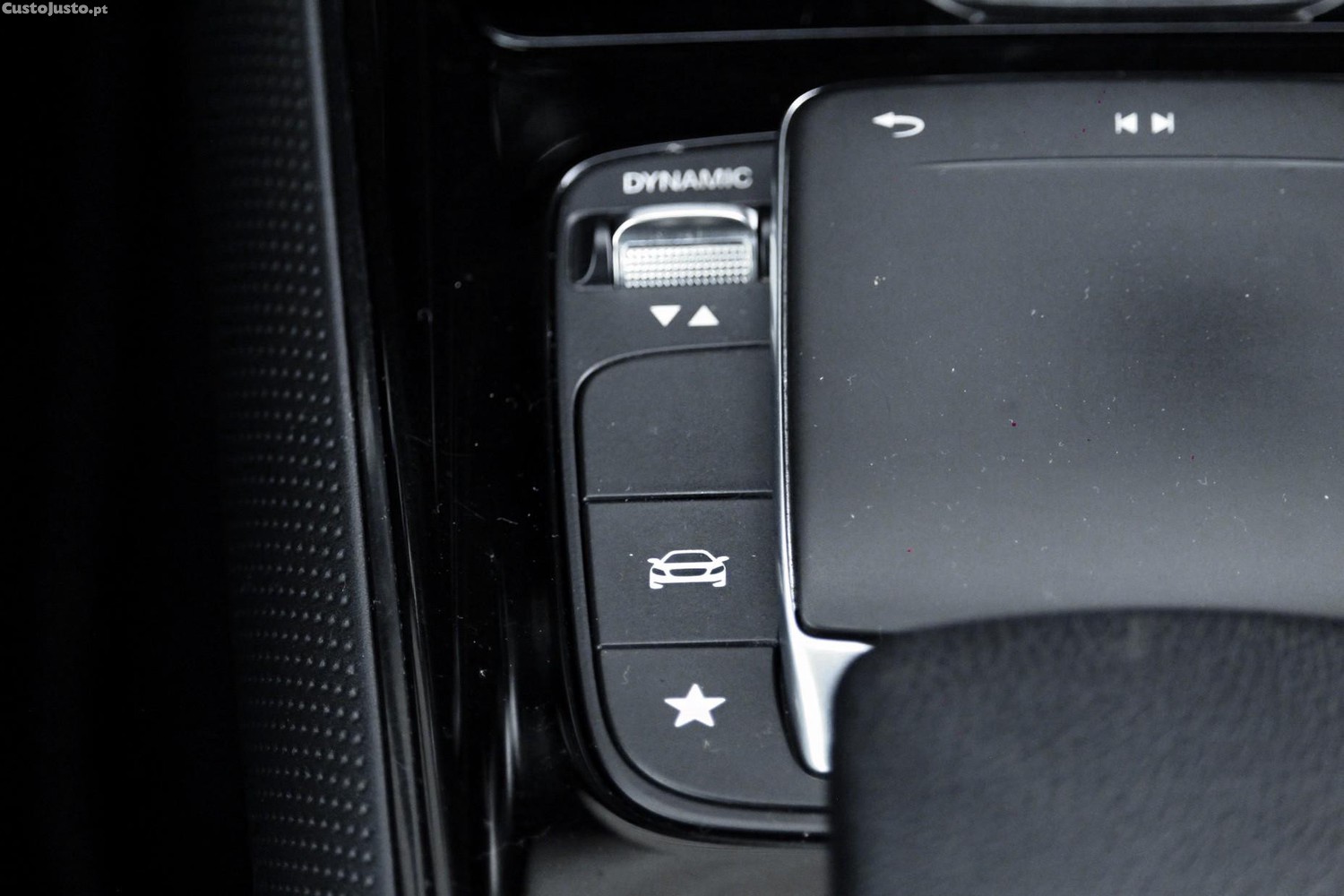 Mercedes-Benz GLB 200 d Progressive — fotografia 4