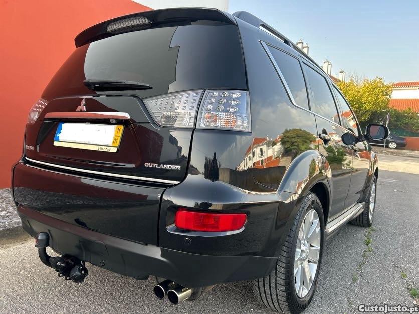 Mitsubishi Outlander 2.2 DI-D 175 CV / 7 Lugares - 11 foto 3