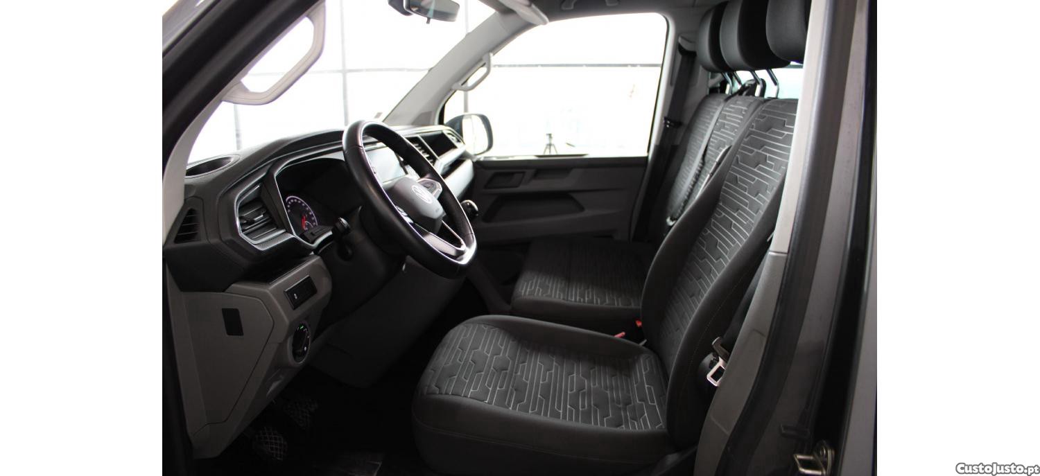Volkswagen Caravelle Comfortline 2.0 TDI 150cv — fotografia 17