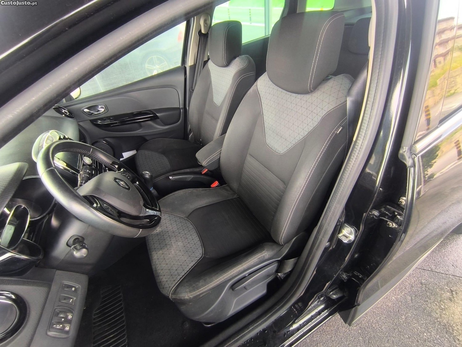 Renault Clio 1.5 DCI - 14 — photo 5