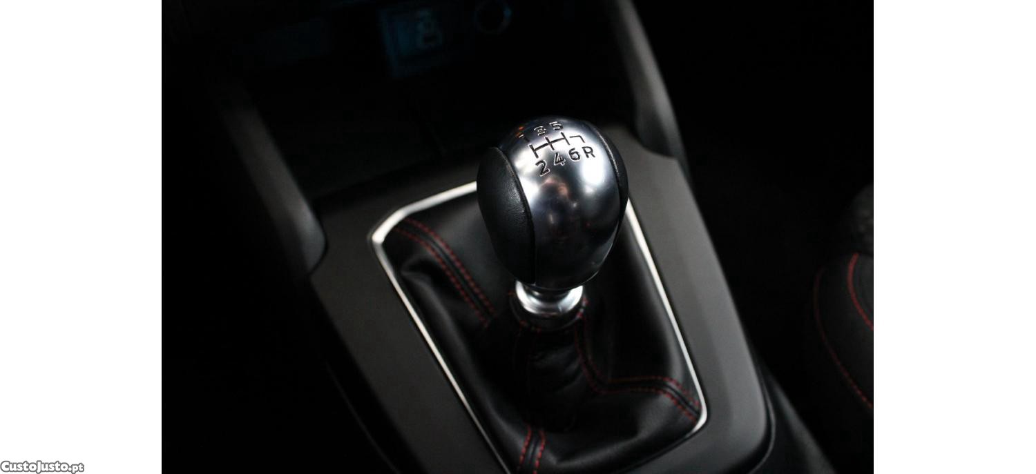 Ford Focus 1.0 EcoBoost 125cv MHEV ST-Line — fotografia 6
