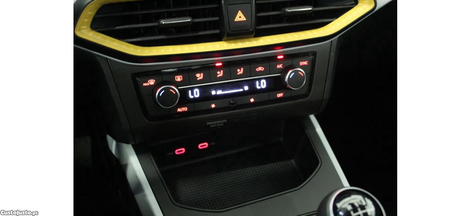 SEAT Arona 1.0 TSI Style 95cv — fotografia 9