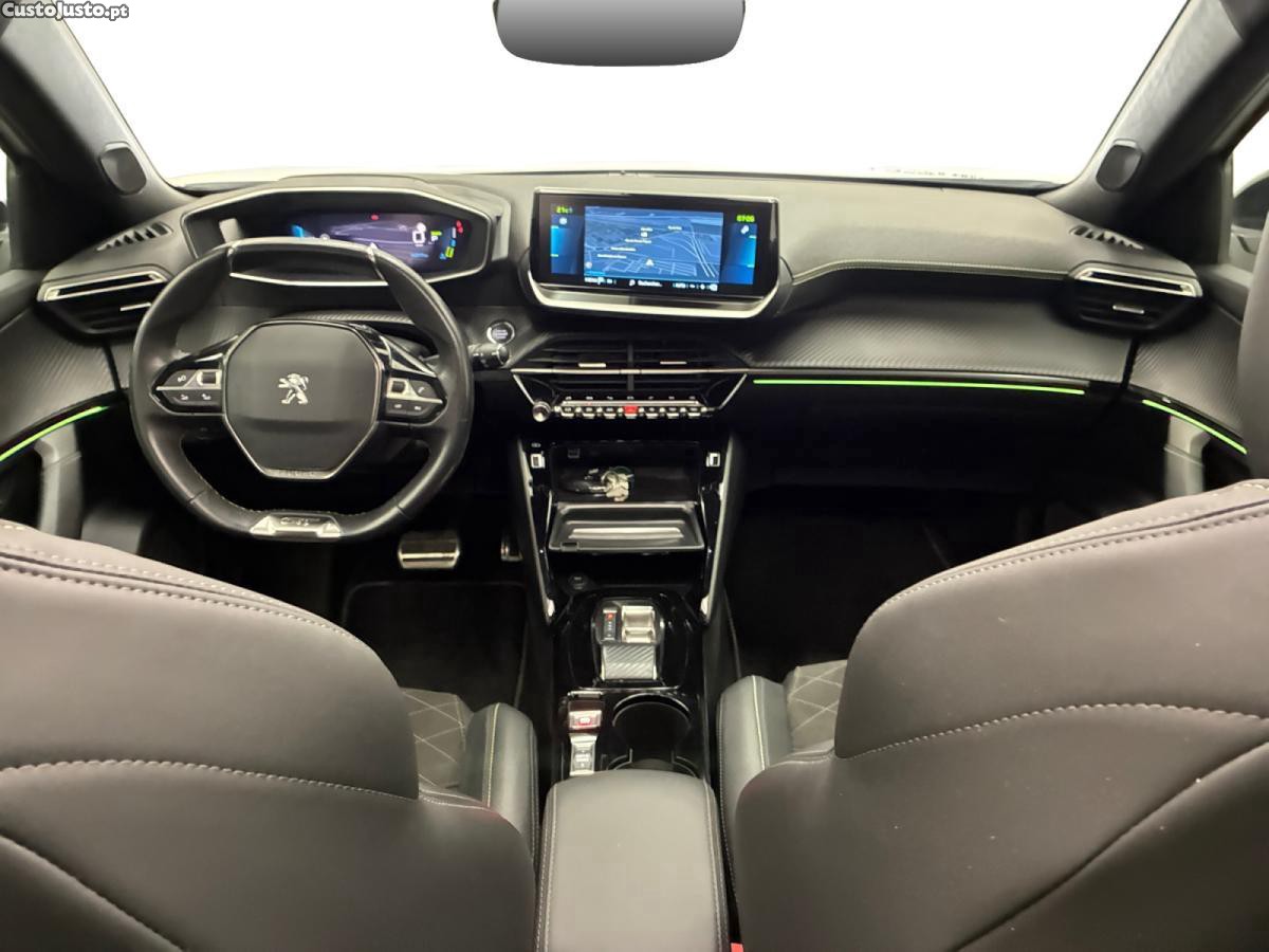 Peugeot 2008 50 kWh GT Pack - 22 — photo 4