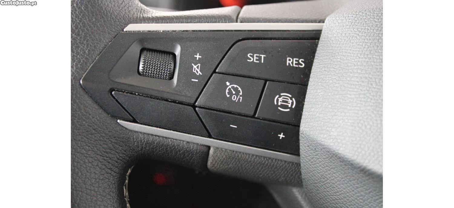SEAT Arona 1.0 TSI Style 95cv — fotografia 8
