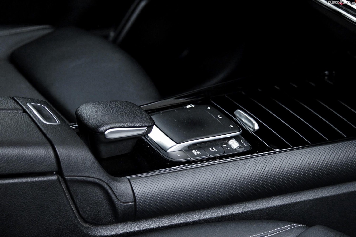 Mercedes-Benz GLB 200 d Progressive — fotografia 11