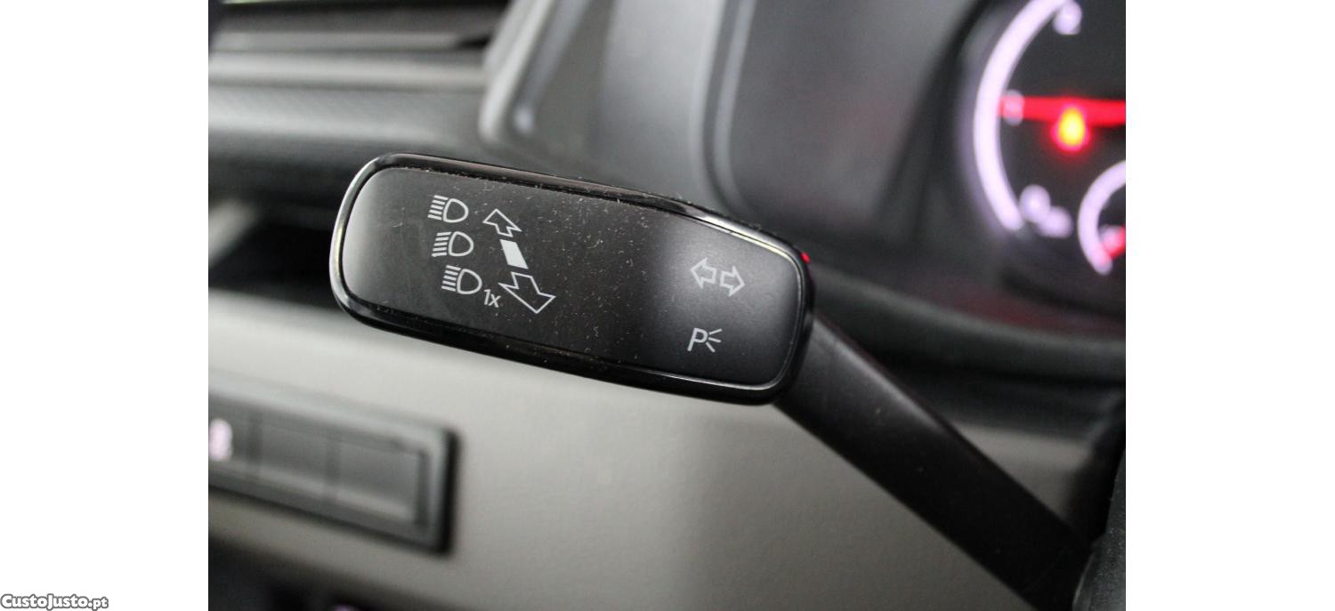 Volkswagen Caravelle Comfortline 2.0 TDI 150cv — fotografia 4