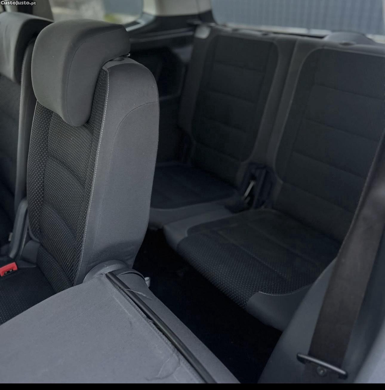VW Touran 1.6 TDI  - 12 foto 2