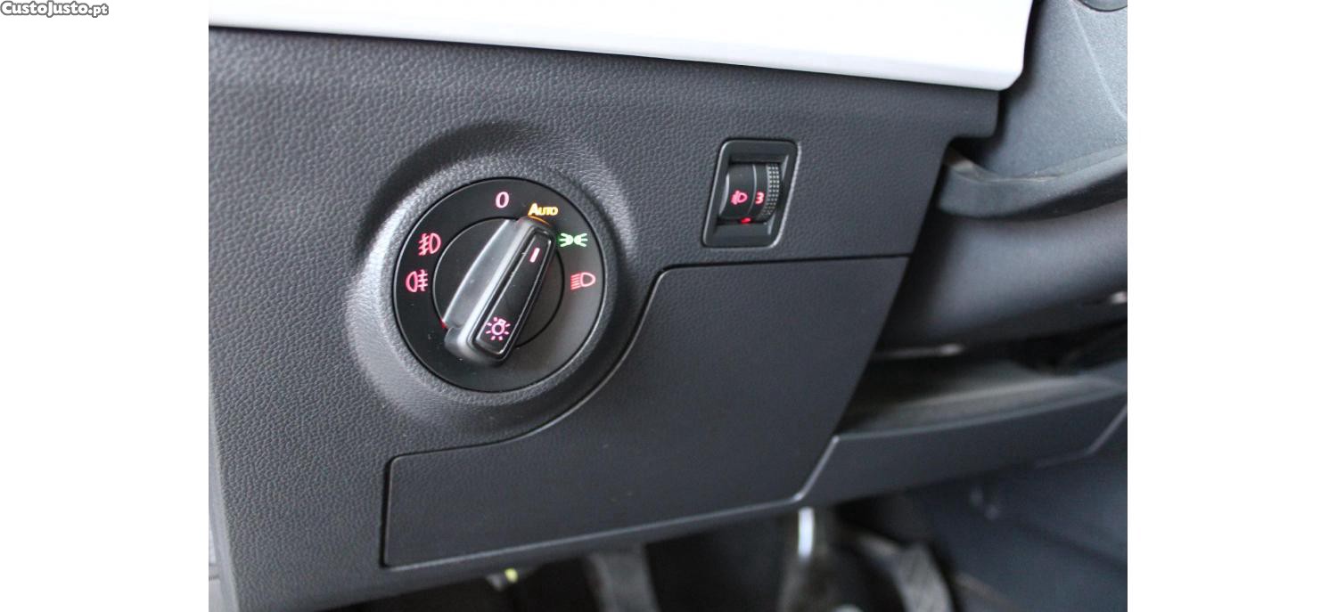 SEAT Arona 1.0 TSI Style 95cv — fotografia 8