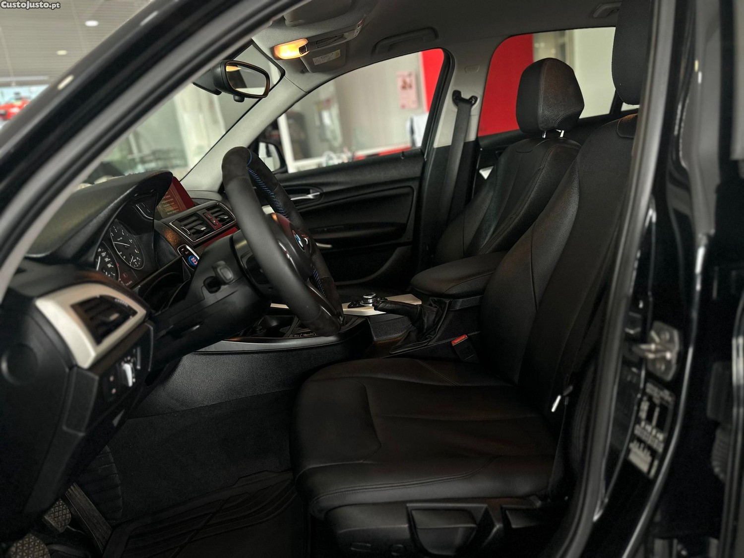 BMW 116 d Pack M — fotografia 12