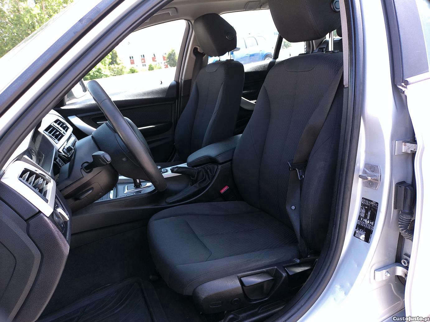 BMW 320 d Touring Efficient Dynamics — fotografia 3
