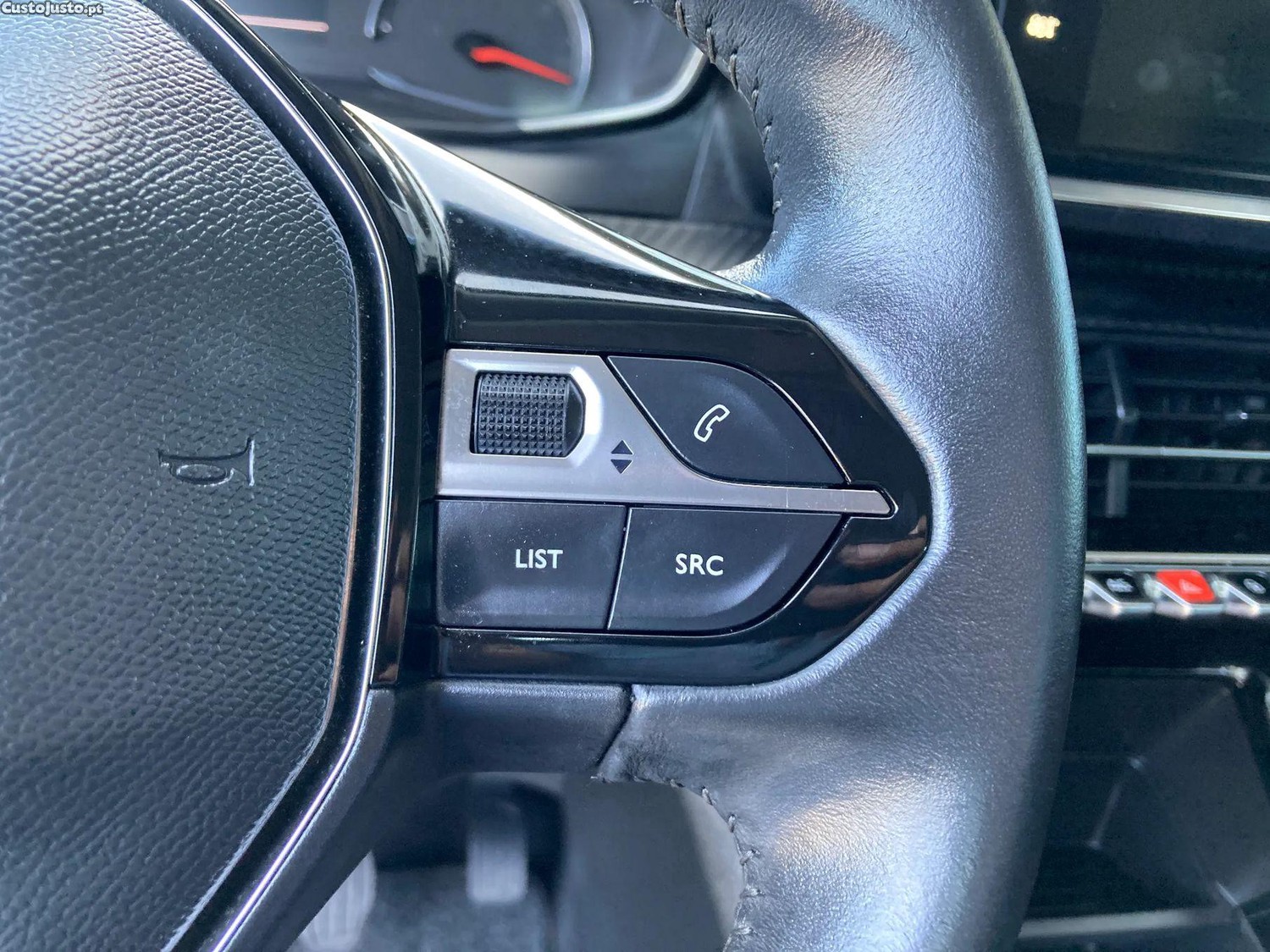 Peugeot 2008 1.5 BlueHDi Active P — fotografia 17
