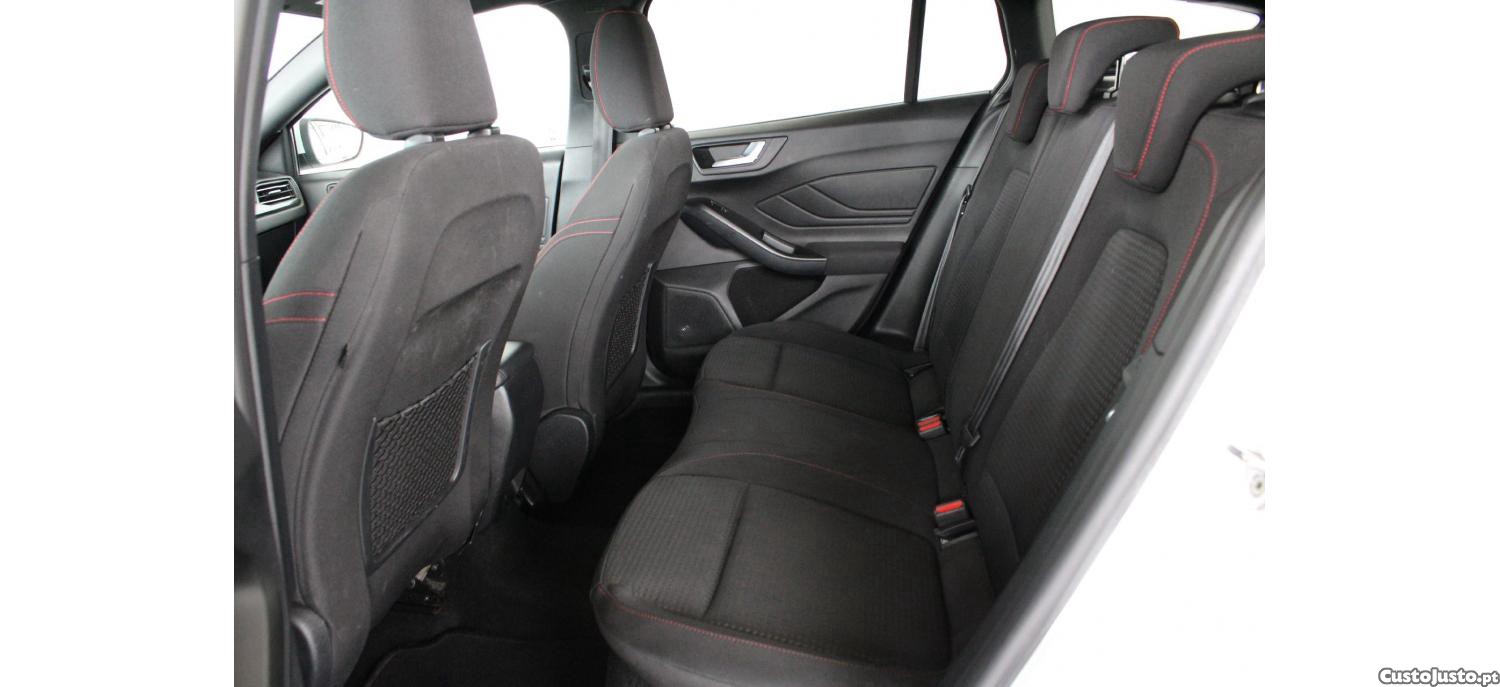 Ford Focus SW 1.0 EcoBoost MHEV Connected — fotografia 3