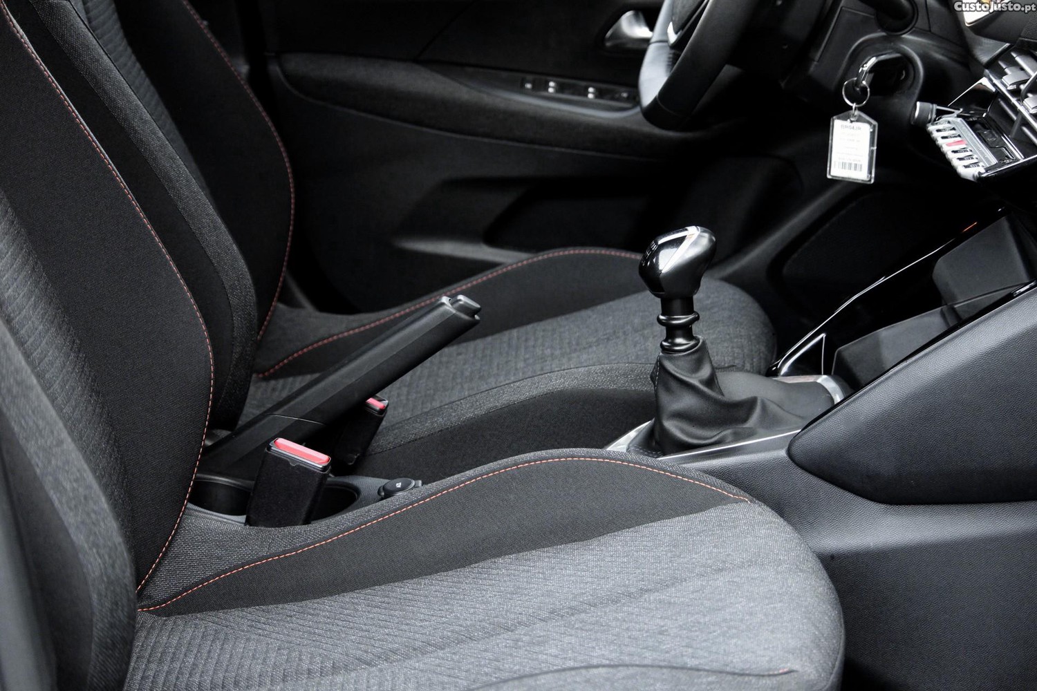 Peugeot 2008 1.2 PureTech Style — fotografia 10
