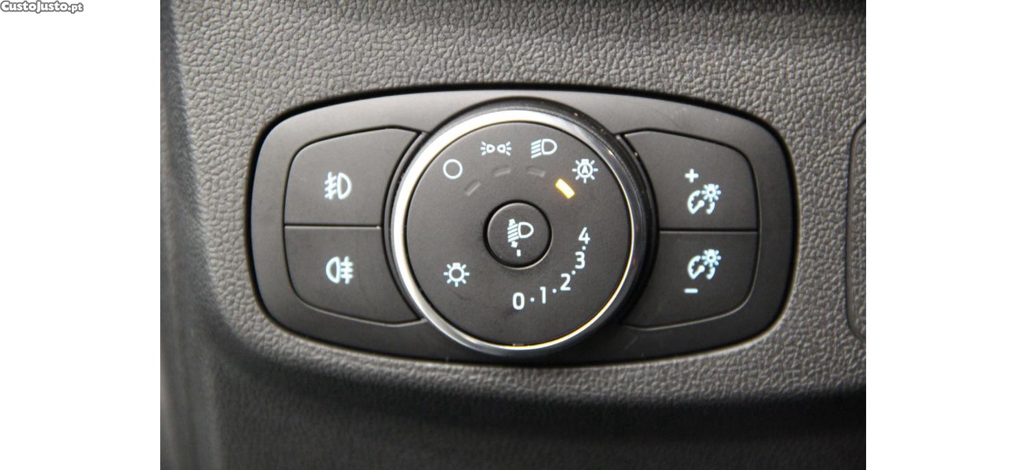 Ford Focus 1.0 EcoBoost 125cv MHEV ST-Line — fotografia 2