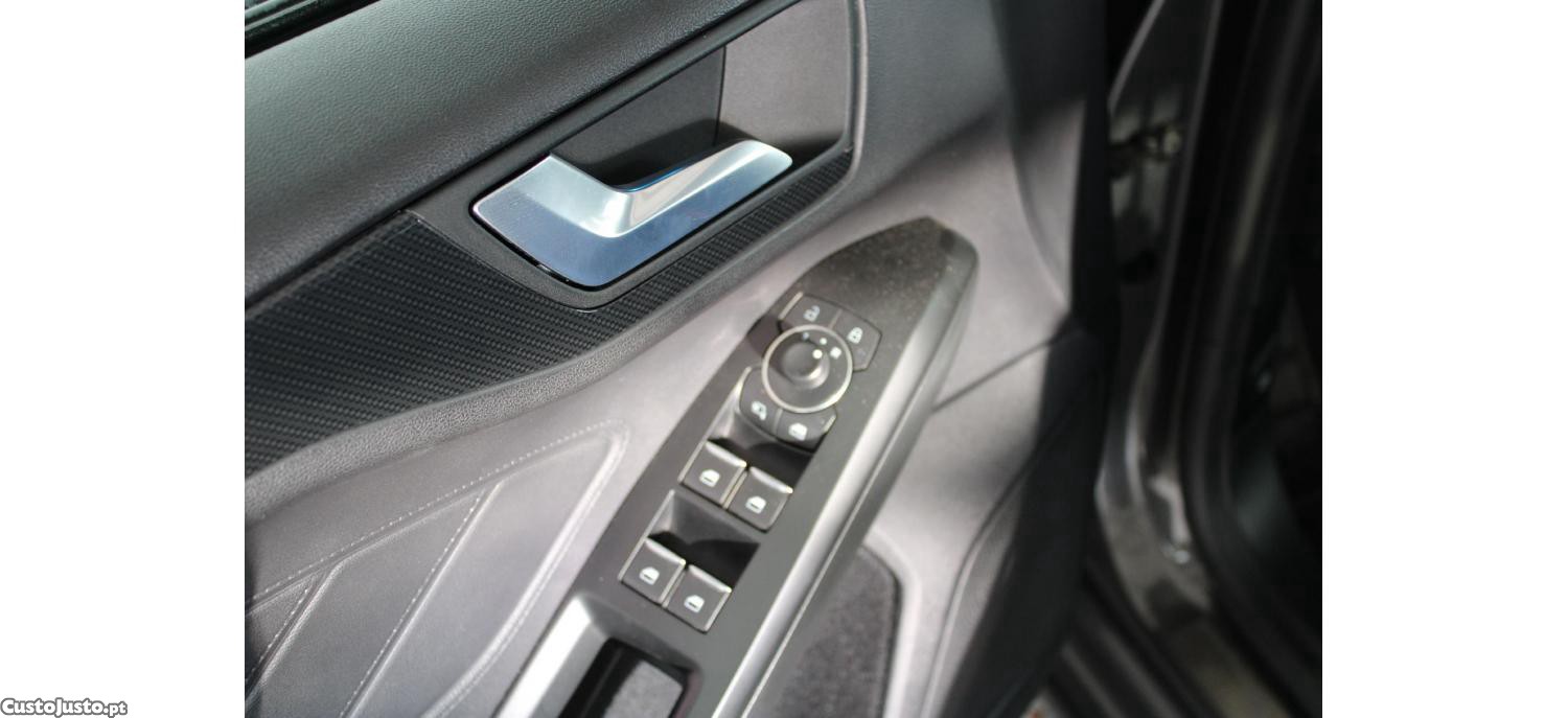 Ford Focus 1.0 EcoBoost MHEV ST-Line X — fotografia 22