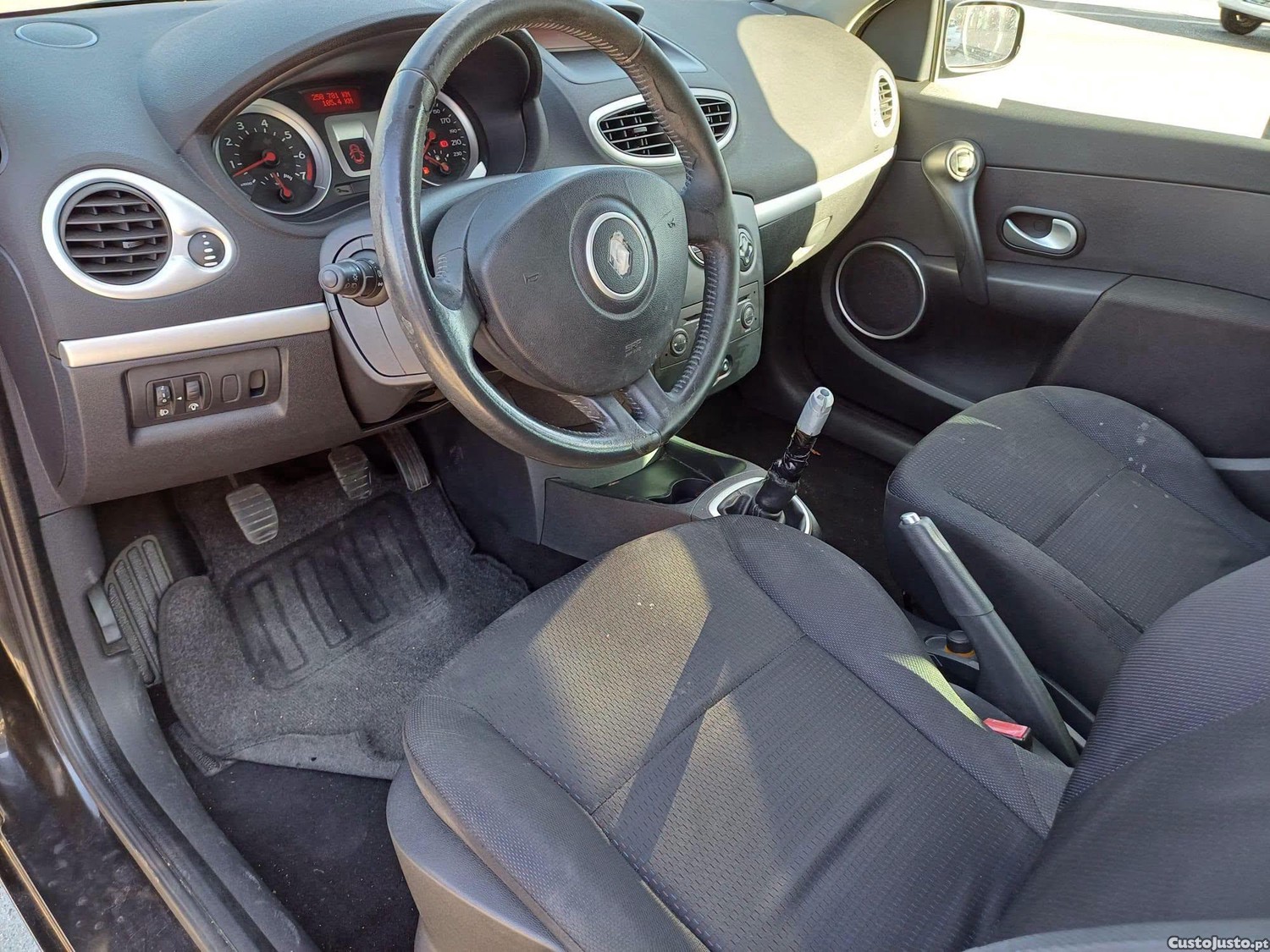 Renault Clio 1.2i - 07 foto 5