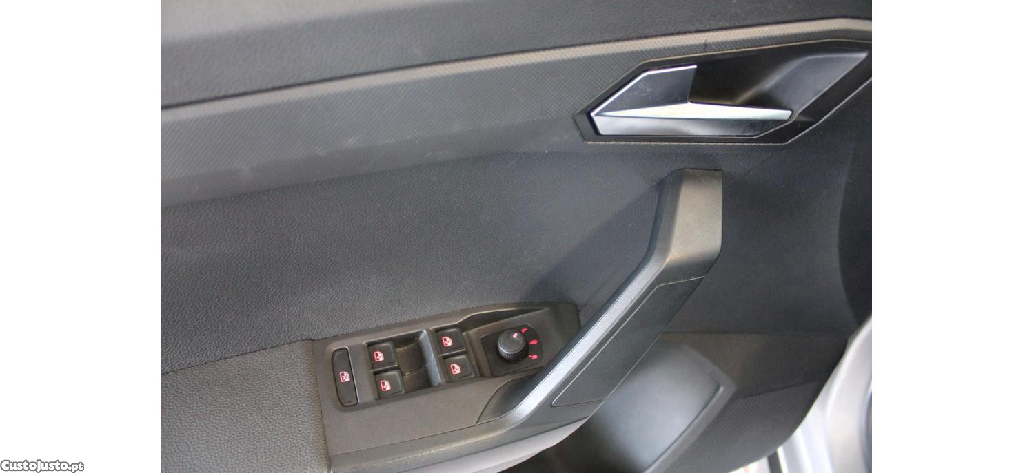 SEAT Arona 1.0 TSI Style 95cv — fotografia 7