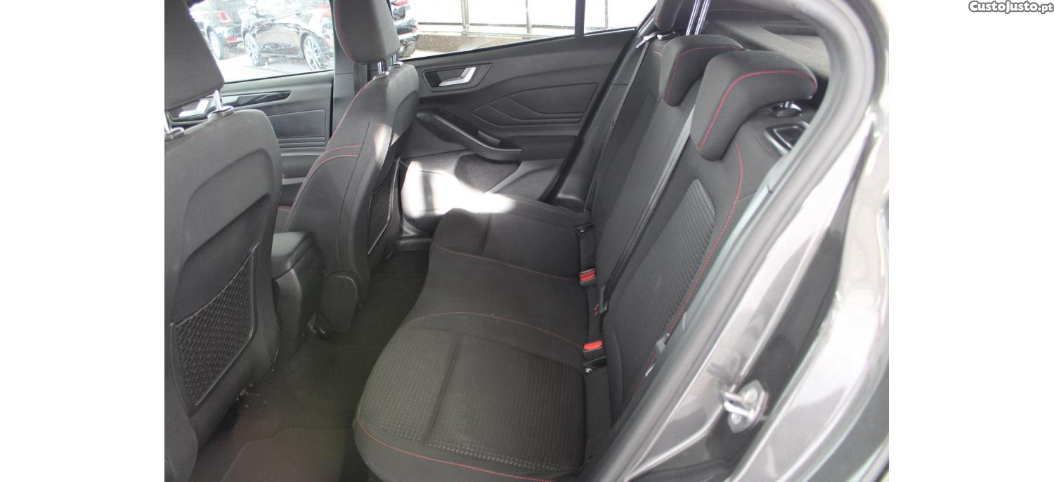 Ford Focus ST Line 1.0 Hybrid Ecoboost 125cv Aut — fotografia 3