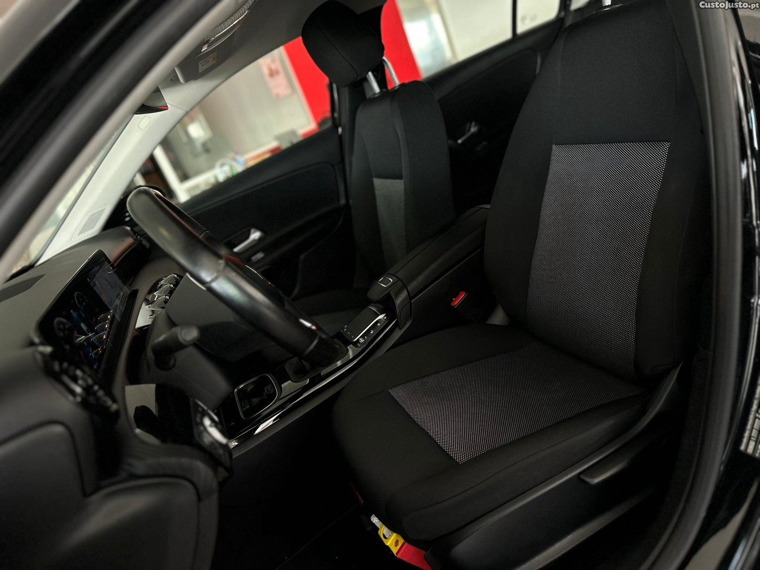Mercedes-Benz A 180 d Style Plus — fotografia 14
