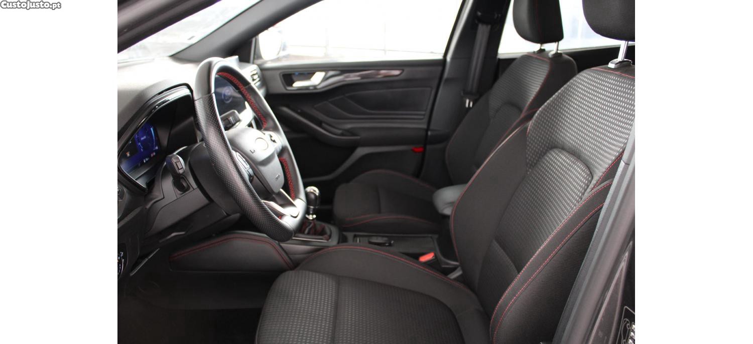 Ford Focus 1.0 EcoBoost MHEV ST-Line X — fotografia 21