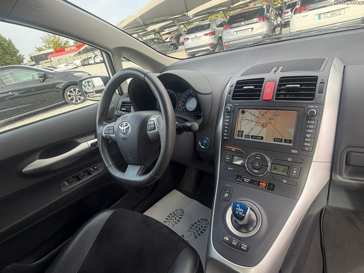 Toyota Auris 1.8 HSD Comfort +P.Sport+Navi — fotografia 6