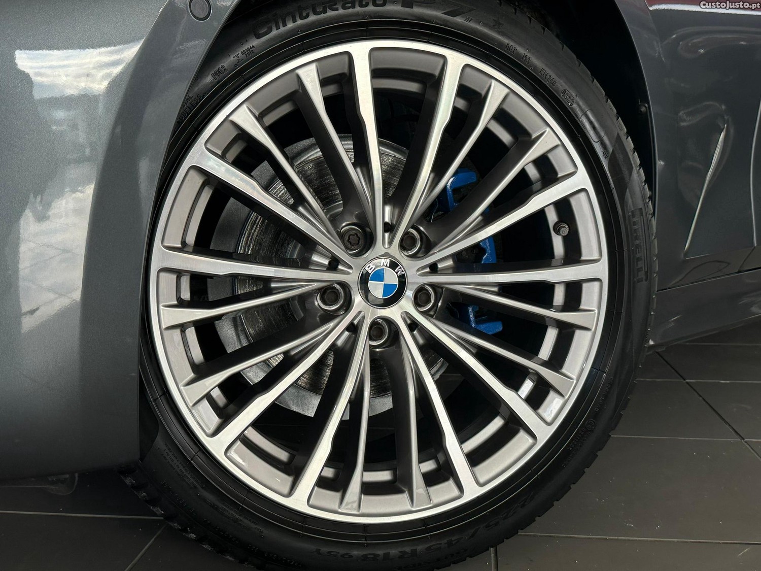 BMW 318 d Touring Line Luxury Auto — fotografia 27