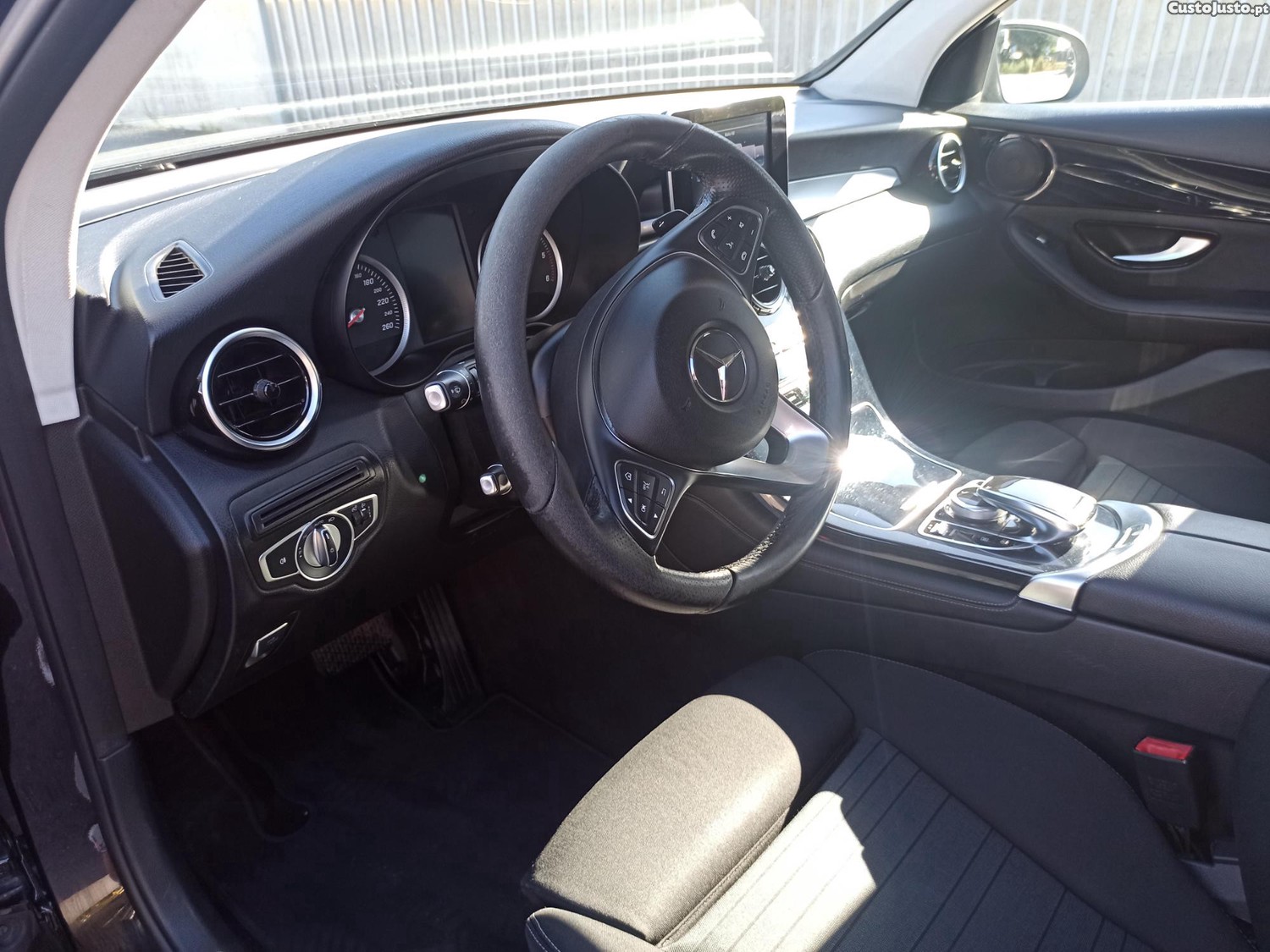 Mercedes-Benz GLC 220 4 matic — fotografia 4