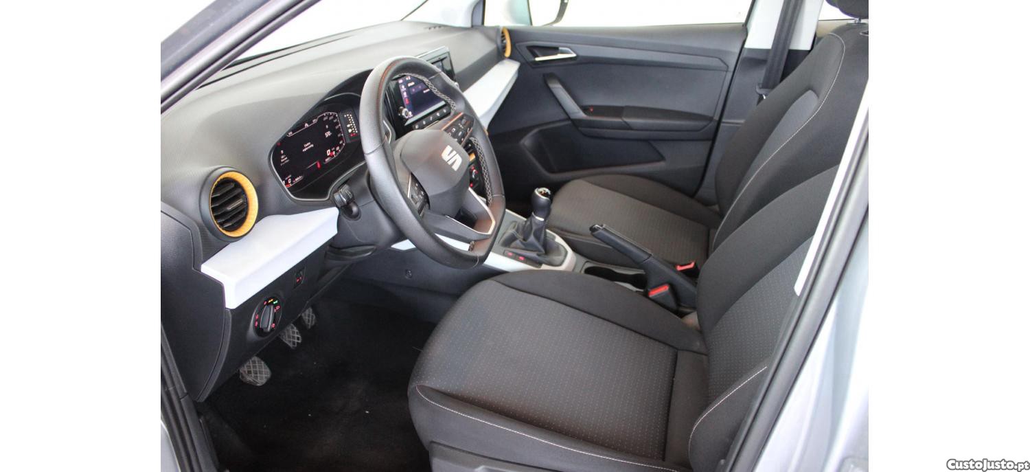 SEAT Arona 1.0 TSI Style 95cv — fotografia 17