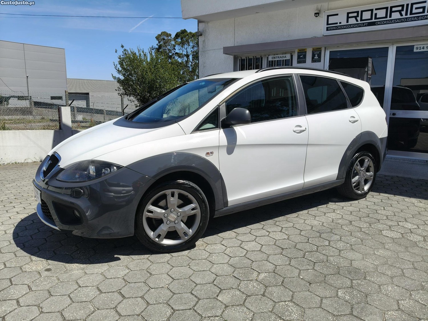 Seat Altea XL Freetrack 1.6 TDi — photo 2