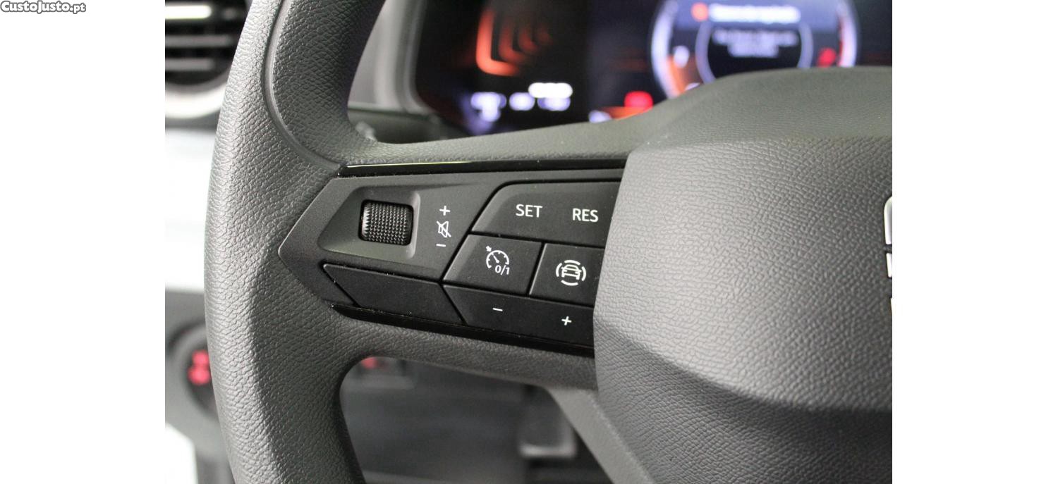 SEAT Ibiza 1.0 TSI Reference 95cv — fotografia 6