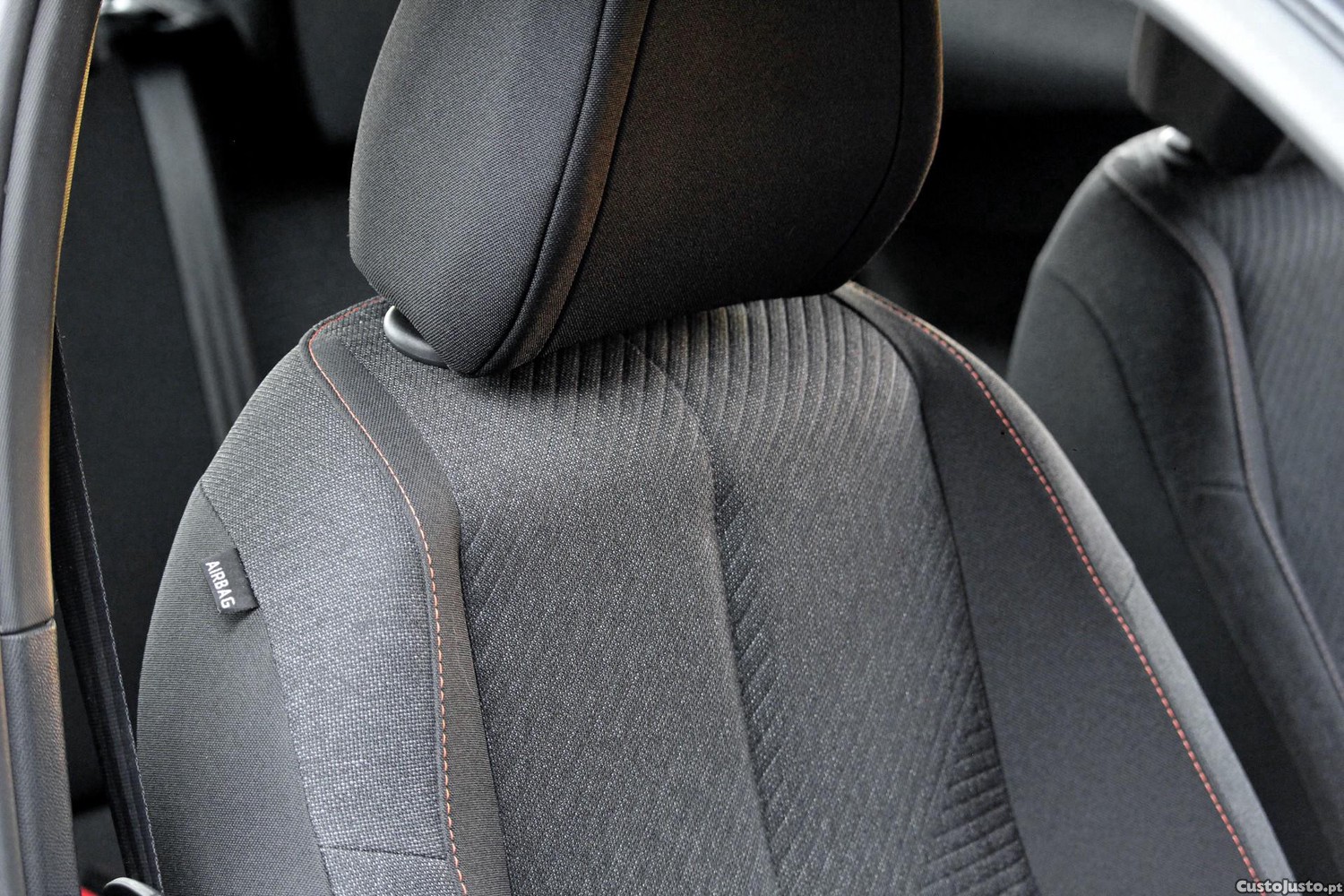 Peugeot 2008 1.2 PureTech Style — fotografia 9