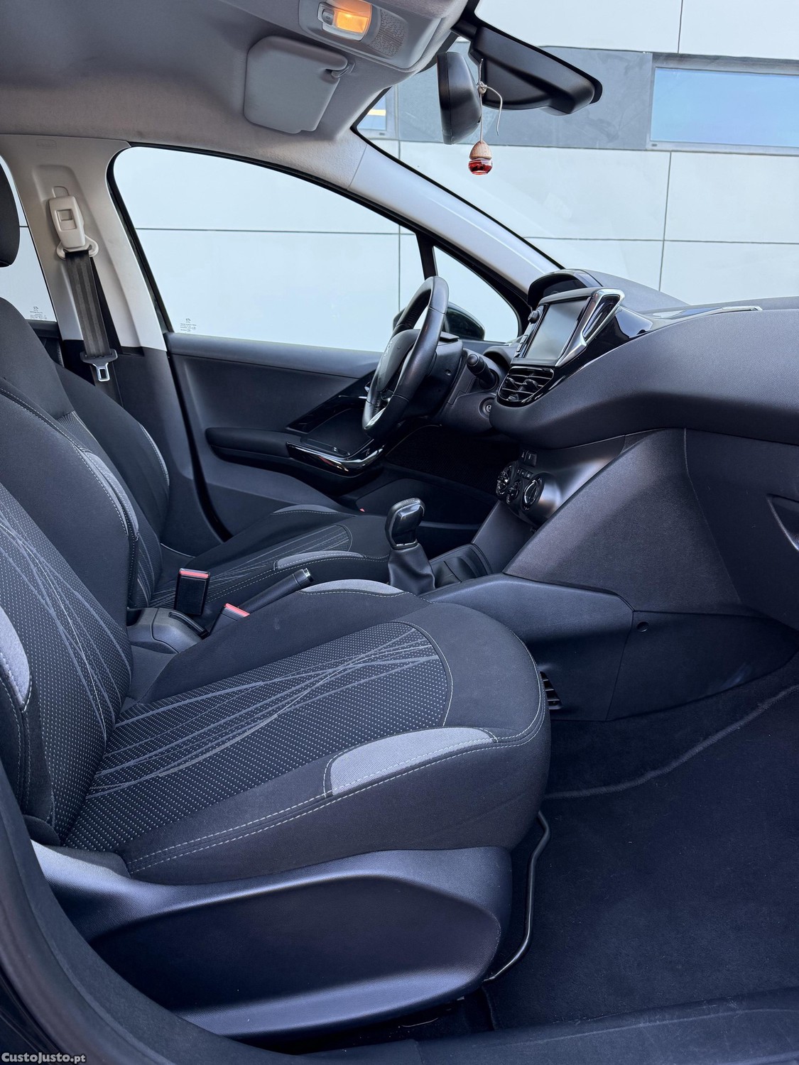 Peugeot 208 1.2 VTI — fotografia 2