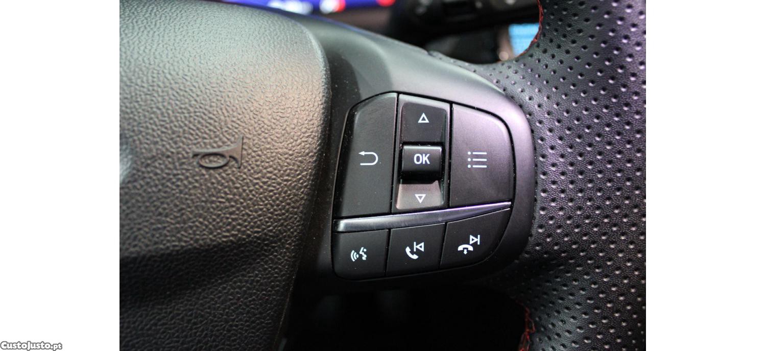Ford Puma 1.0 EcoBoost MHEV ST-Line X Vivid Ruby Edition — fotografia 5