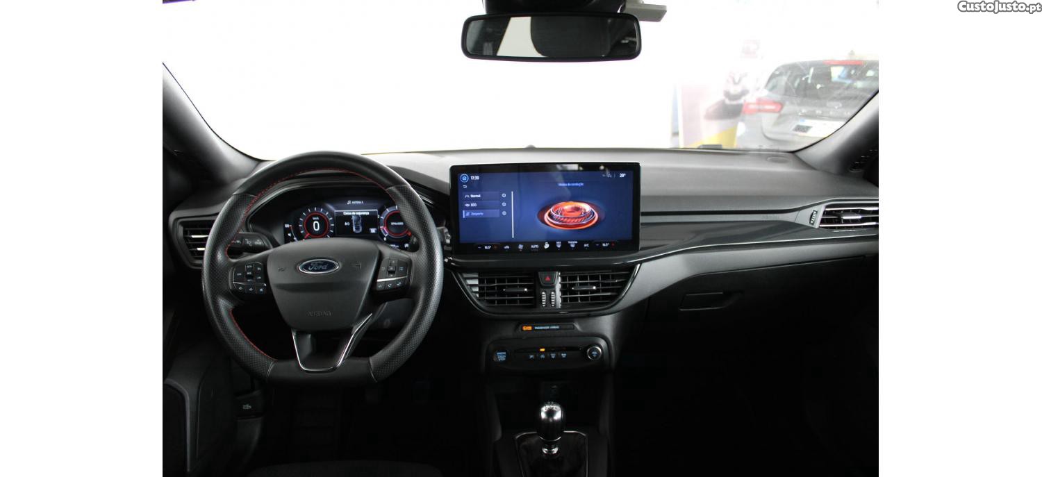 Ford Focus 1.0 EcoBoost MHEV ST-Line X — fotografia 19