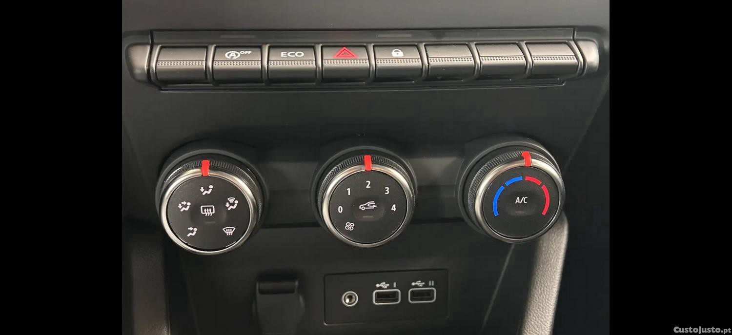 Renault Clio 1.0 Tce Evolution — fotografia 8