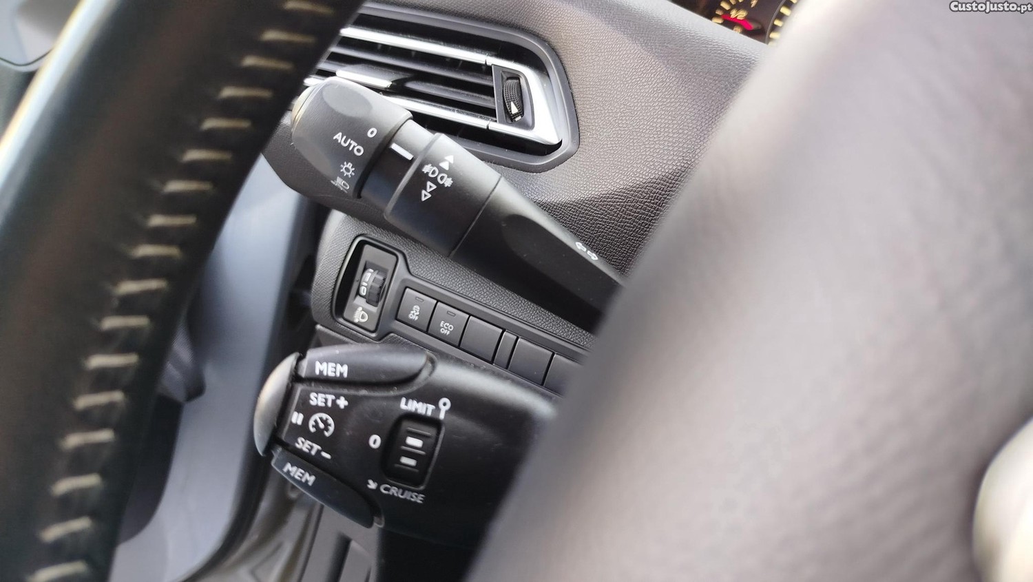 Peugeot 308 SW 1.2 PureTech Style — fotografia 4