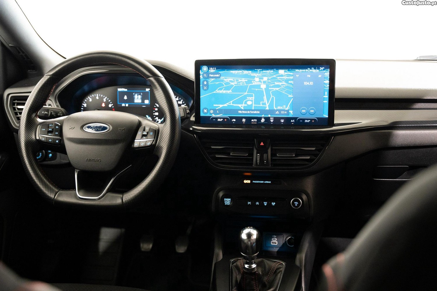 Ford Focus SW 1.0 EcoBoost MHEV ST-Line — fotografia 17