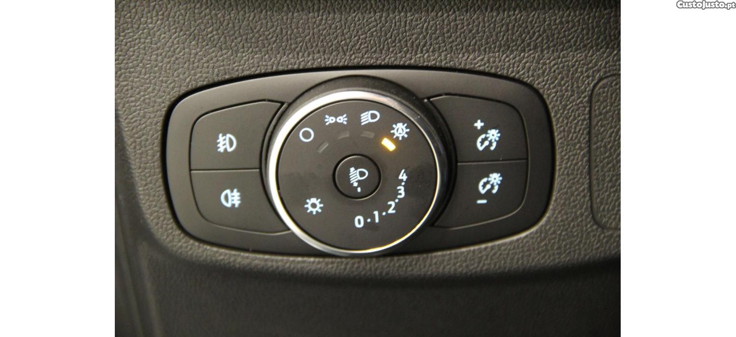 Ford Focus 1.0 EcoBoost MHEV ST-Line — fotografia 7