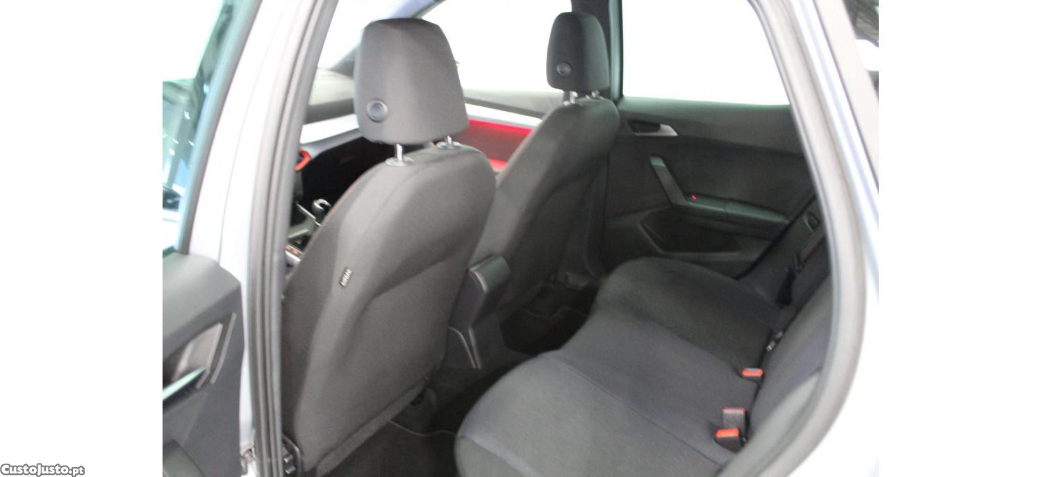 SEAT Arona 1.0 TSI FR 110cv — fotografia 2