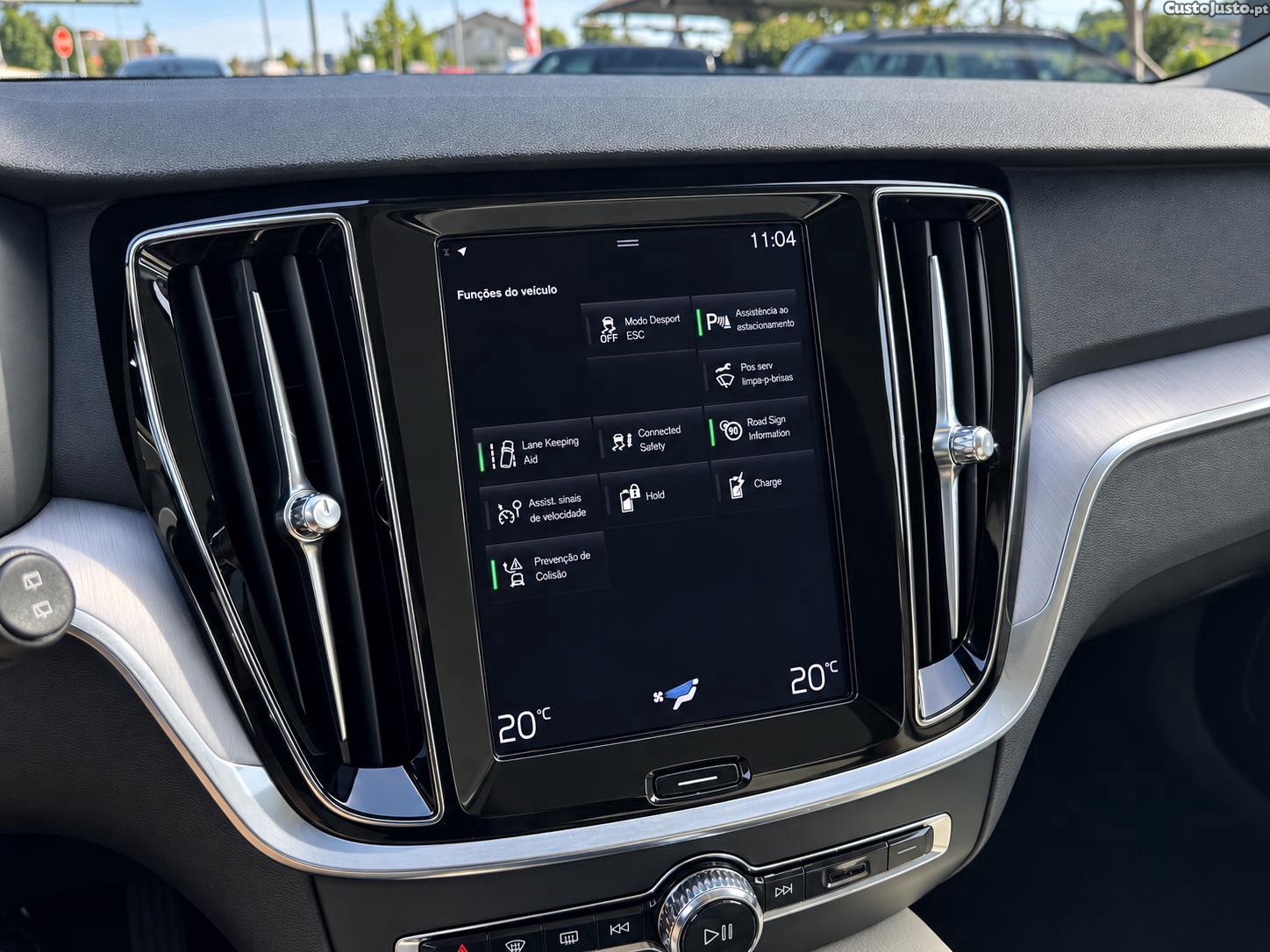 Volvo V60 2.0 T8 AWD TE Momentum Plus — fotografia 2