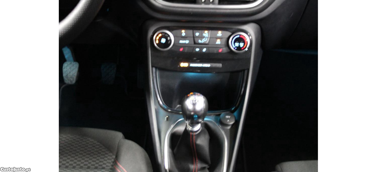 Ford Puma 1.0 EcoBoost MHEV ST-Line X Vivid Ruby Edition — fotografia 6