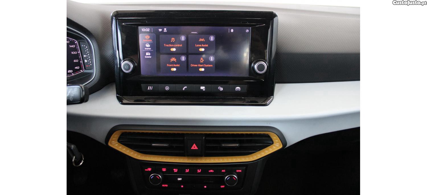 SEAT Arona 1.0 TSI Style 95cv — fotografia 10